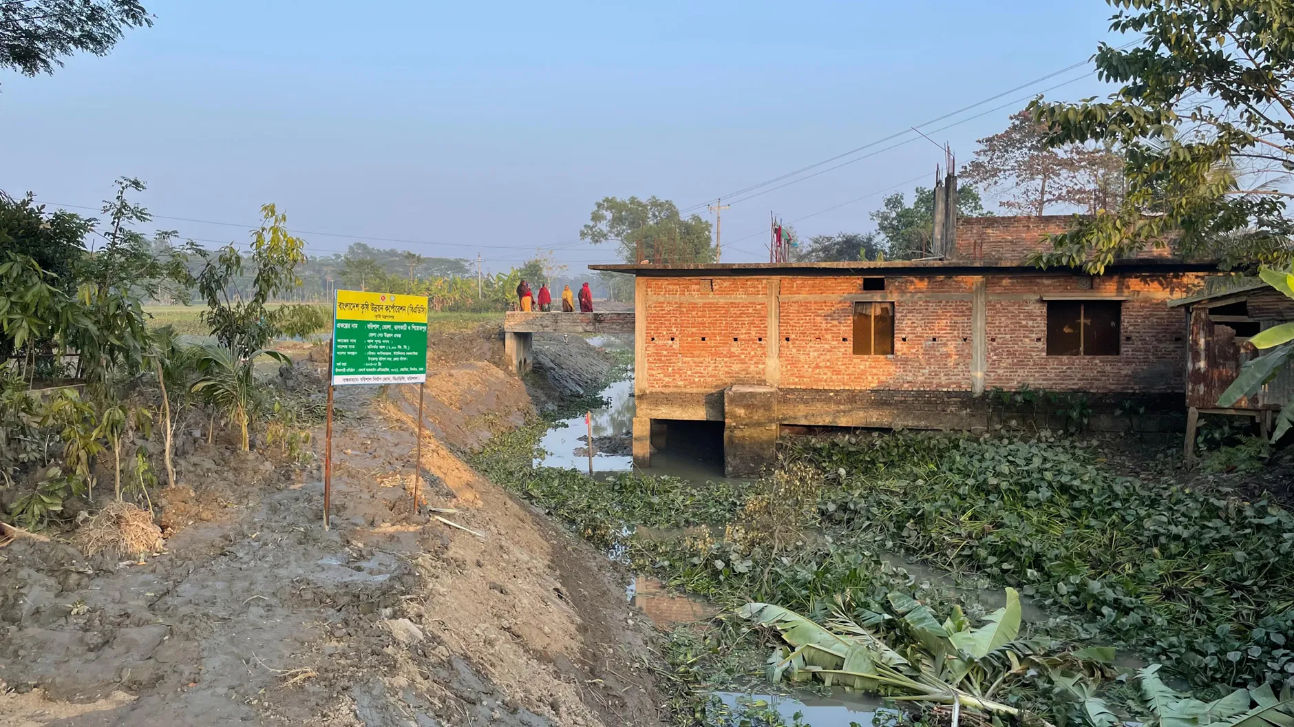 খাল দখল করে আ’লীগ নেতা নান্নুর ভবন নির্মাণ, পানিপ্রবাহ বিঘ্ন
